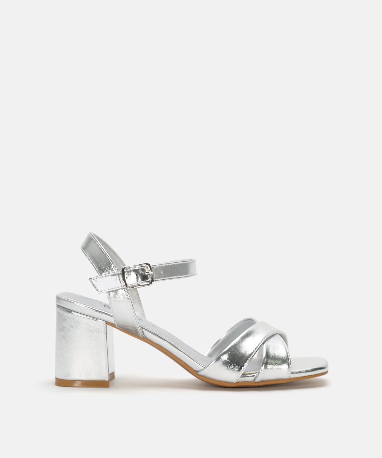 Sandalia tac&oacute;n cruzada